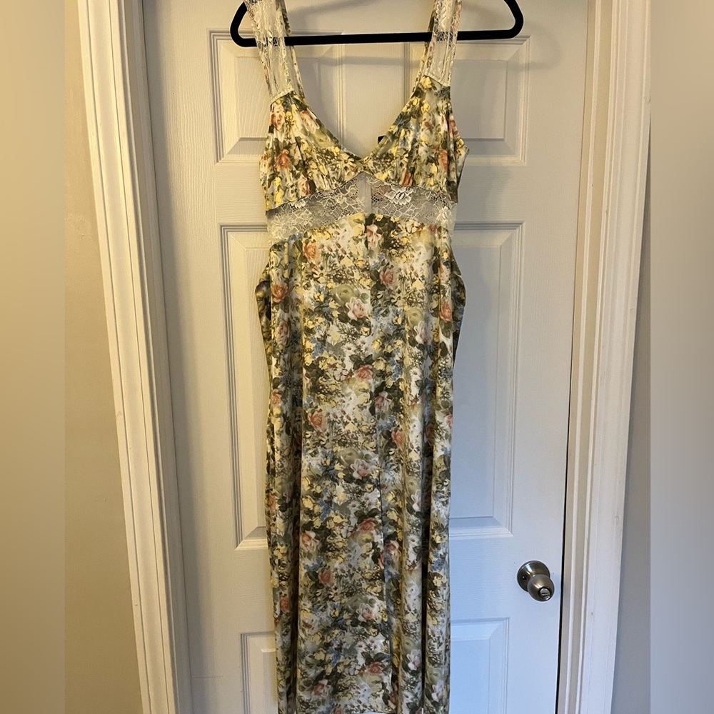 DANIELLE BERNSTEIN Floral Lace Midi Dress